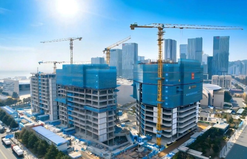 Merayakan Secara Meriah Keberhasilan Penyempurnaan Struktur Inti dari Pusat Inovasi Keuangan Qingdao Fortune