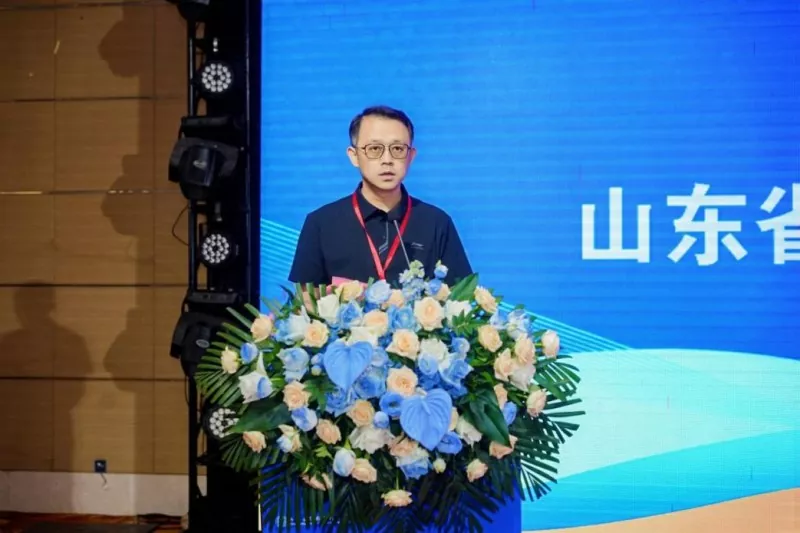Fokus pada Pembangunan Global: Asosiasi Industri Struktur Baja Shandong Berhasil Mengadakan Konferensi Pertukaran Pengalaman tentang Internasionalisasi Industri