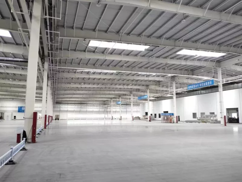 Konstruksi Gudang Struktur Baja Multi Rentang