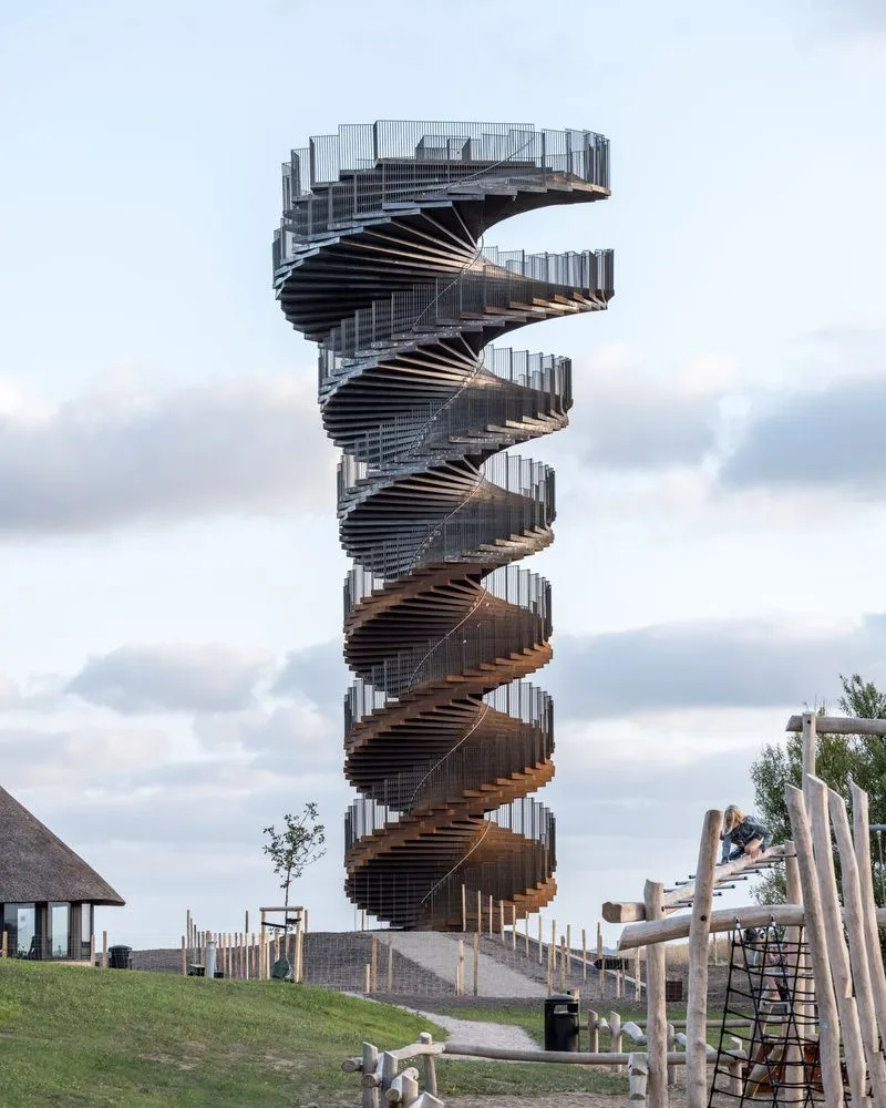 Bangunan Menara Lansekap Baja