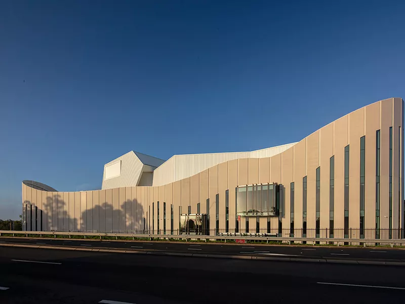 Gedung Teater Struktur Baja